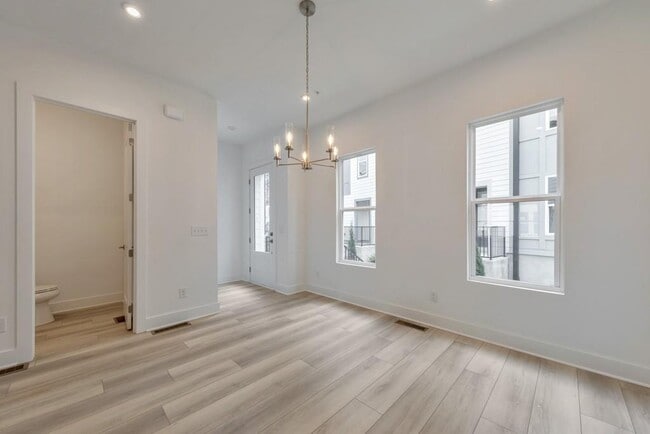 Photo - 517 Motivation Cir NW