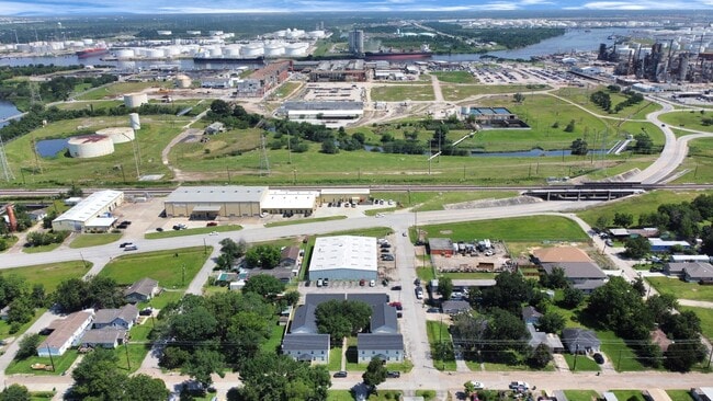 Building Photo - 500 W Pitts Ave Unit 503