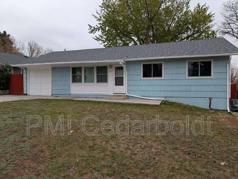 Photo - 1325 Diana Ln House