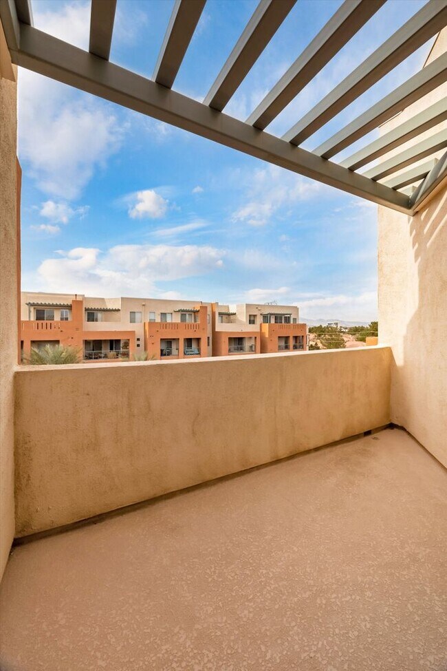 Photo - Sought after Park Avenue Condominiums/Top Floor Three Bedroom