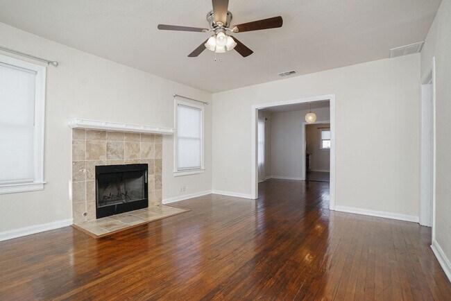 Photo - Charming 3-Bedroom Home for Rent in Jefferson Terrace!