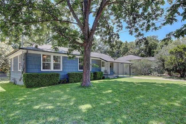 Photo - 1803 Romeria Dr