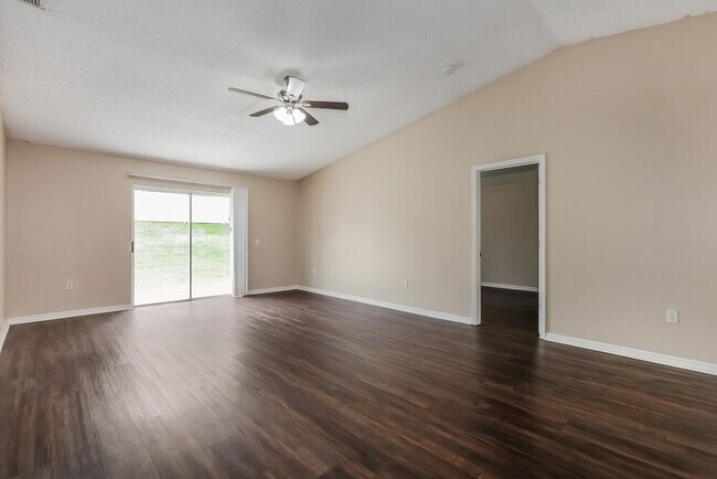 Photo - 703 Mountain Top Dr