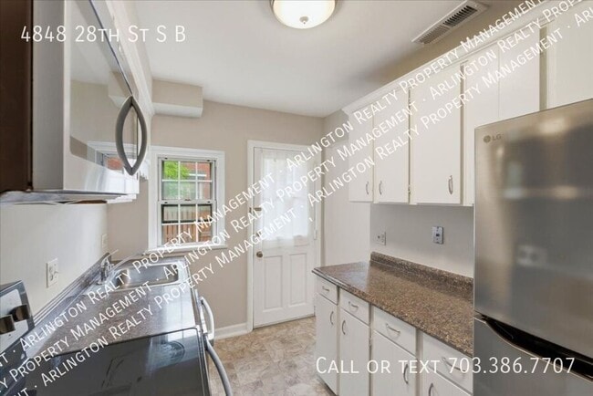 Photo - 4848 S 28th St