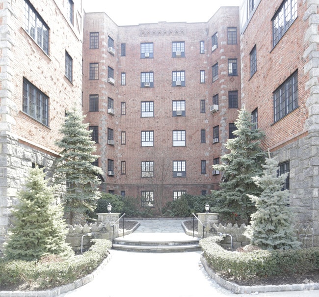 Photo - White Hall Apartments