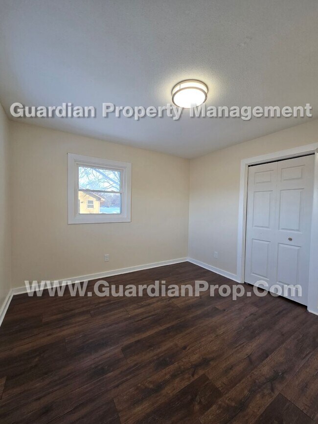 Photo - SxS duplex Available now! LVP flooring throughout, independent living areas each W/ full kitchen ...