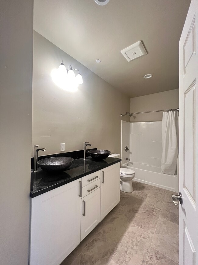 Photo - 859 Florida St