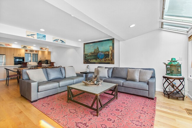 Photo - 100 N 8th St Unidad 29