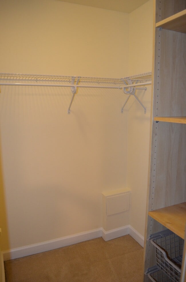 Building Photo - 2407 North Kennicott Drive Unit Greenbrier