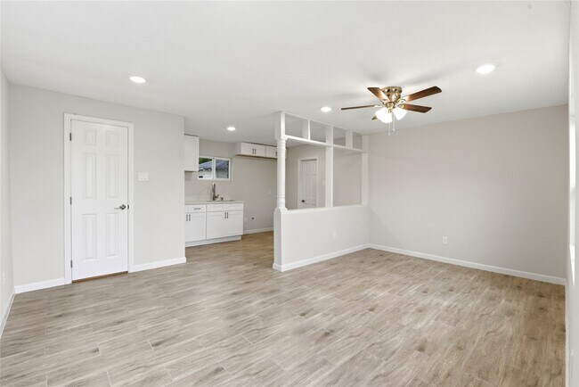 Photo - 7010 Brownsville St