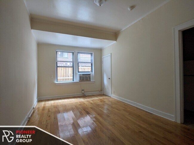 Photo - 536 W Arlington Pl