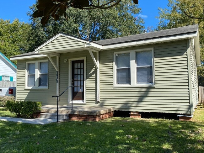 Photo - 115 Woodrow St