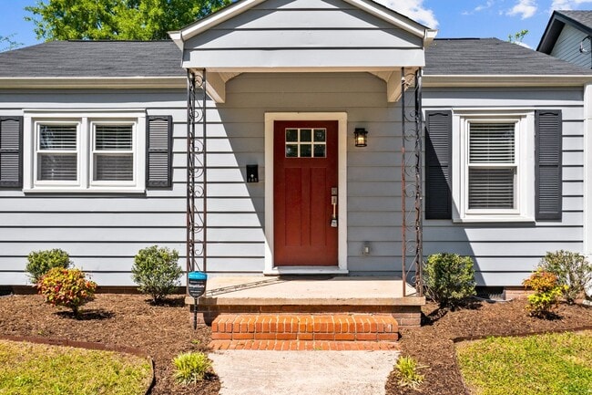 Photo - Beautiful 2 bedroom, 1 bath home near Downtown Durham, High-end Finishes and fenced-in backyard!