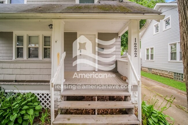 Photo - 1222 Brown St