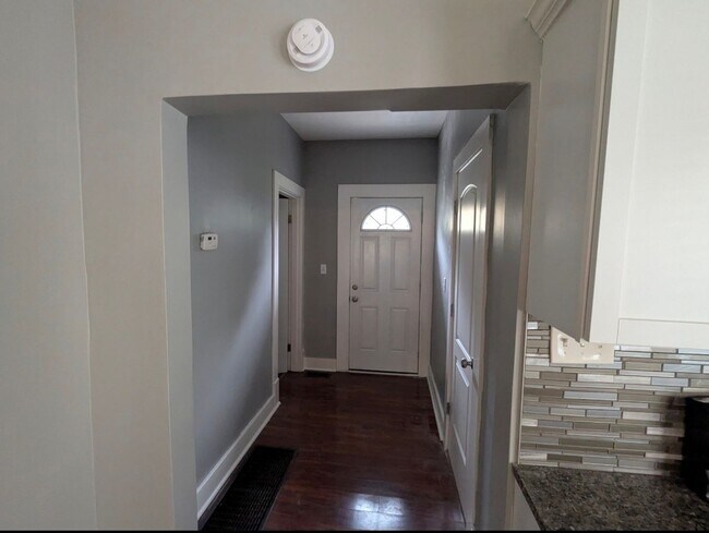 Photo - Beautifully updated 2 bedroom house!