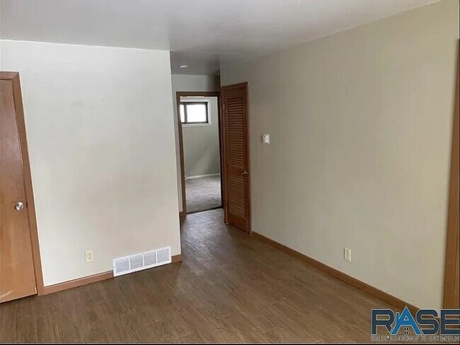 Photo - 1110 S Blaine Ave