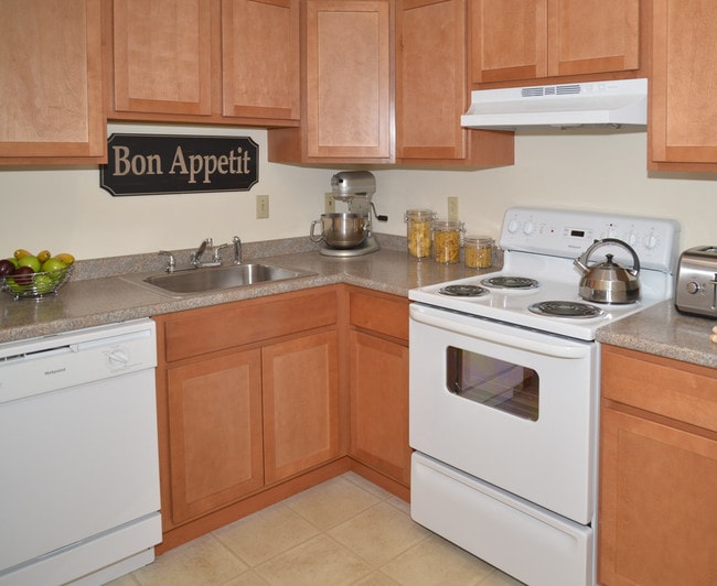 Oak Creek Apartments For Rent in Concord, NH
