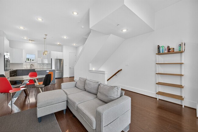 Photo - 2401 Crawford St Unit C3D