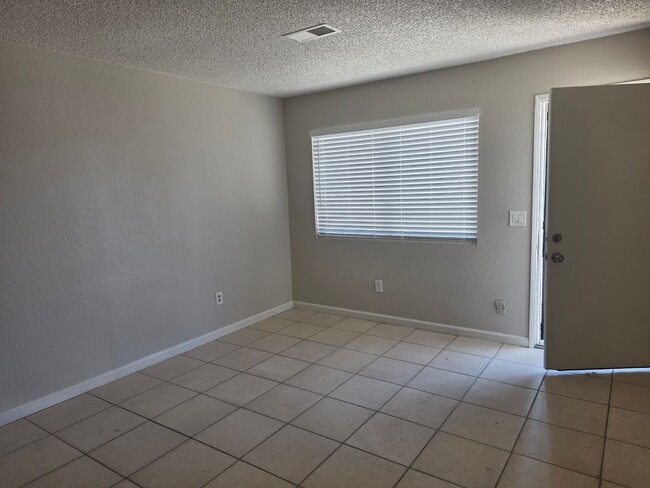 Photo - 2905 S Chester Ave Unit #C