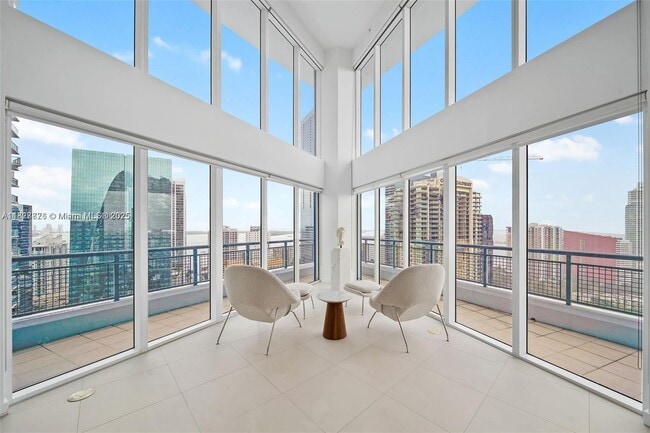 Building Photo - 60 SW 13th St Rental