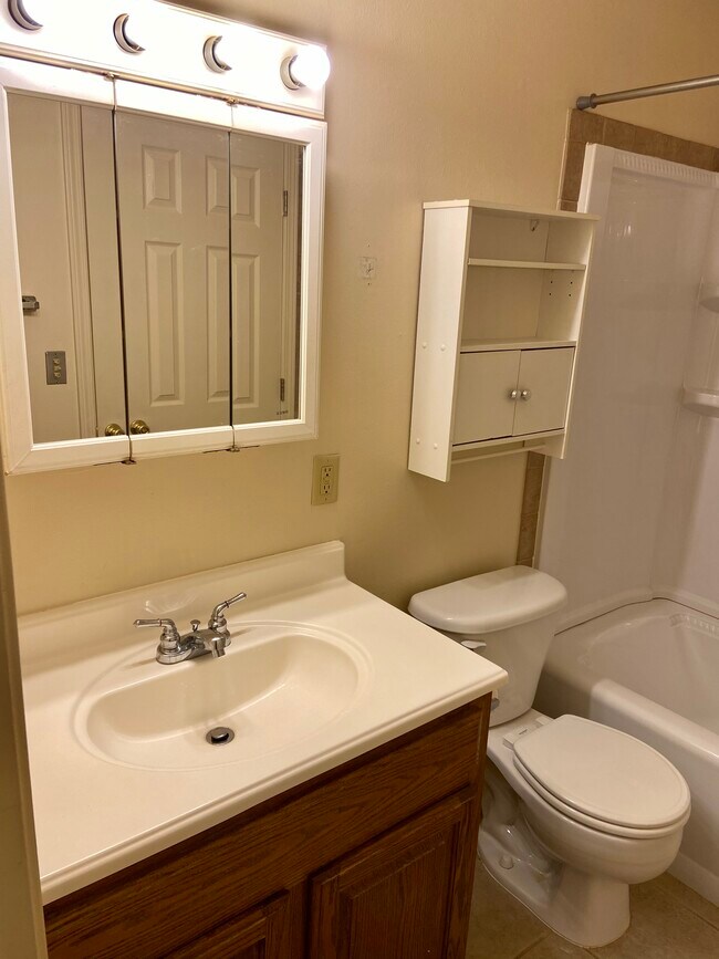 Photo - 503 E 5th Plz