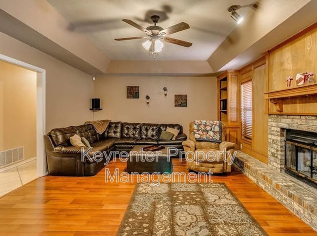 Photo - 8301 Azurewood Dr