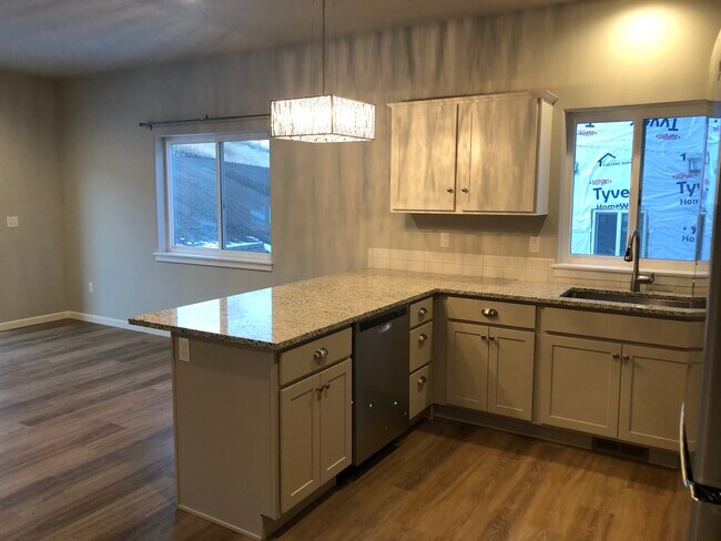 Photo - 1358 SW Center St Unit 1