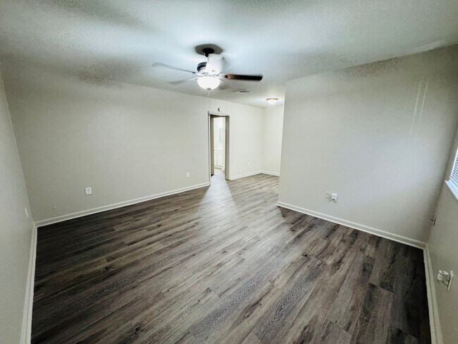 Stadiums Edge Apartments (1 Bed/1 Bath)