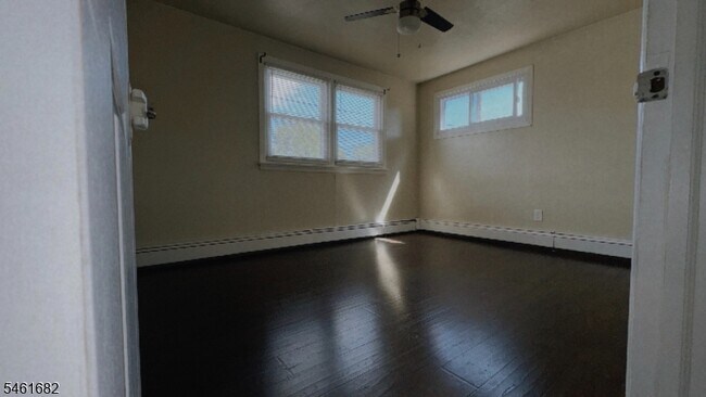 109 Lee Ave