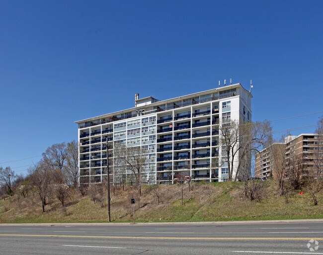 Photo - Roanoke Apartments