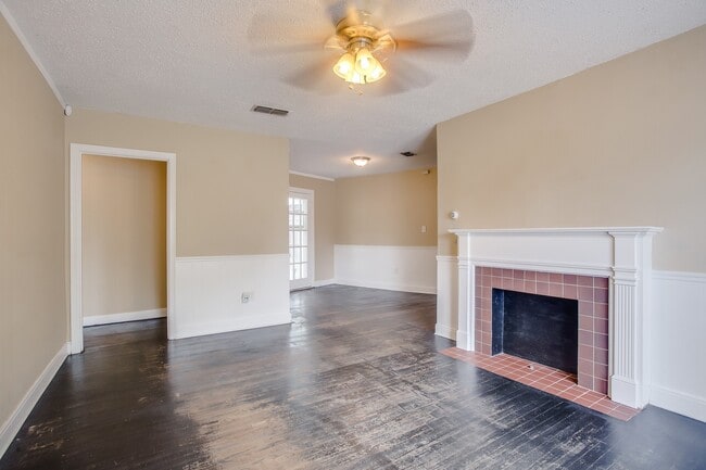 Photo - Pre-leasing for July!