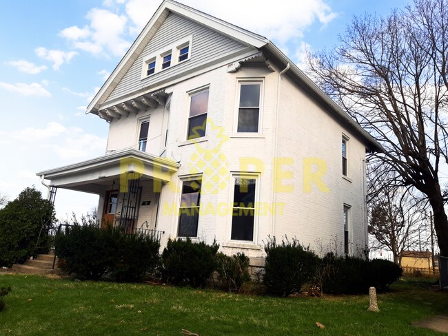 4 bedroom 1.5 bathroom house - 4 bedroom 1.5 bathroom house
