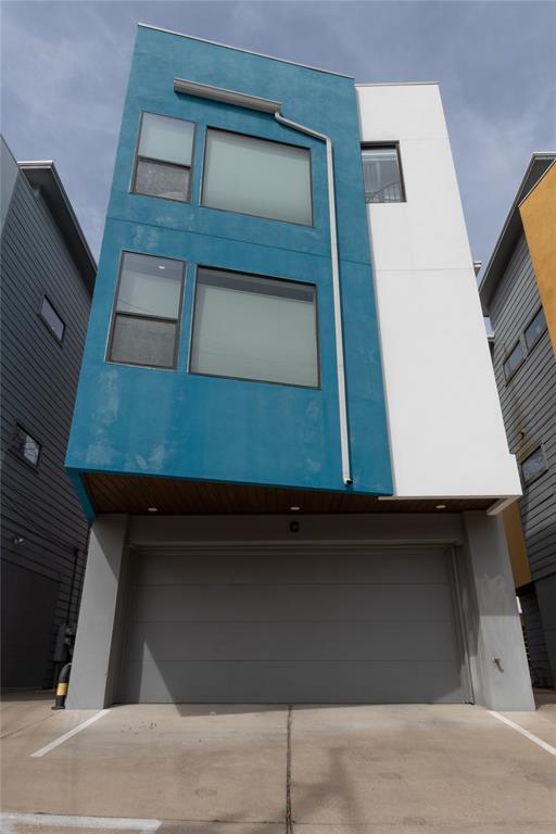 Building Photo - 3000 Speedway Unit C