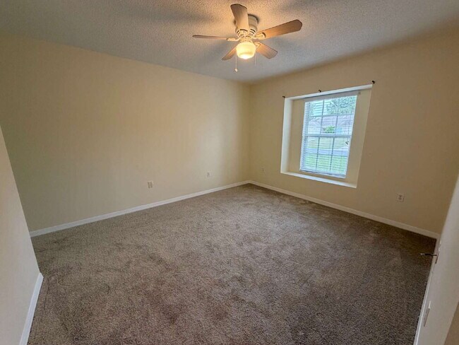 Photo - 10297 Hemlock St