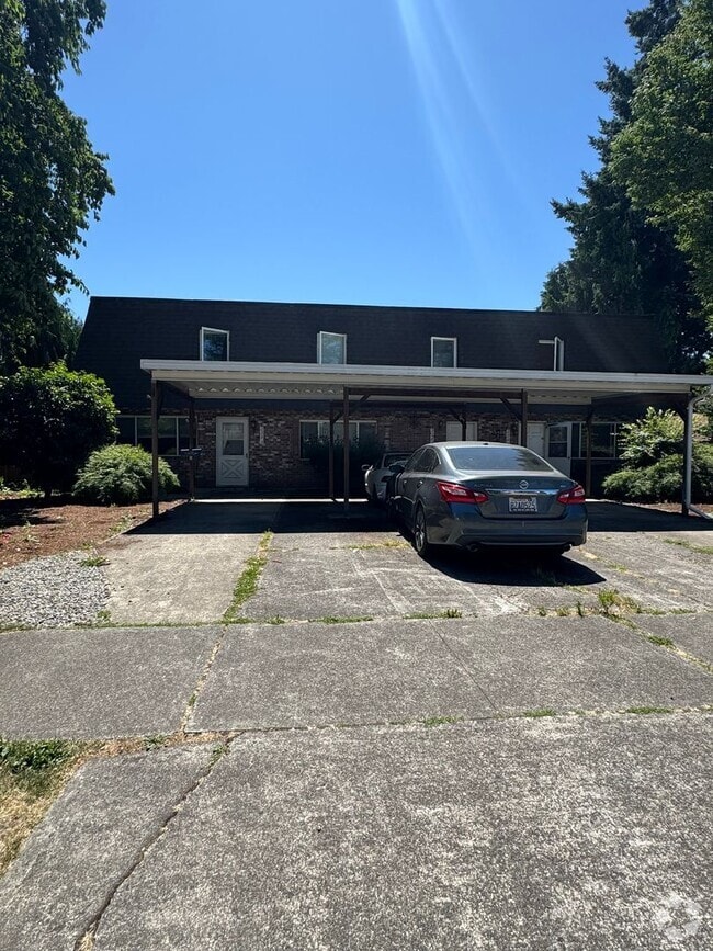 Building Photo - Fox - 220 Unit Apt A