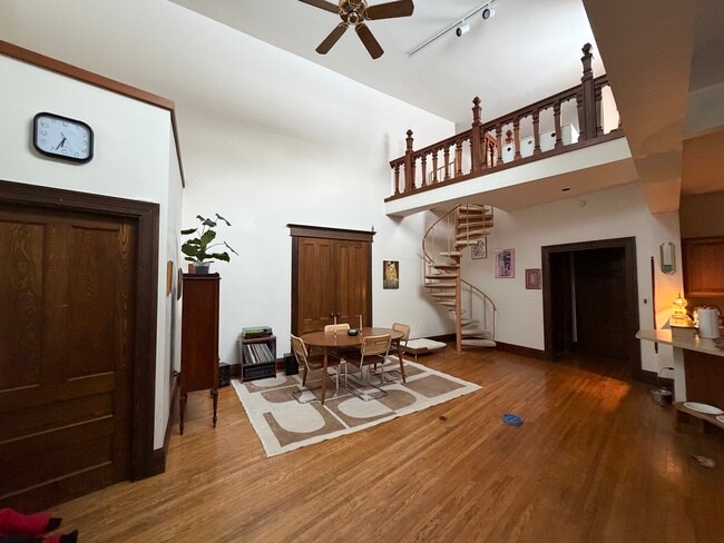 Building Photo - 261 Averill Ave Unit Rear