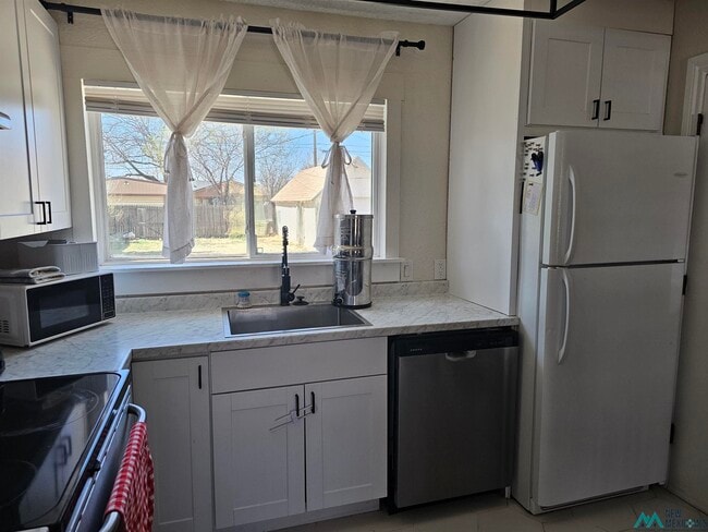 Photo - 2808 Ross St