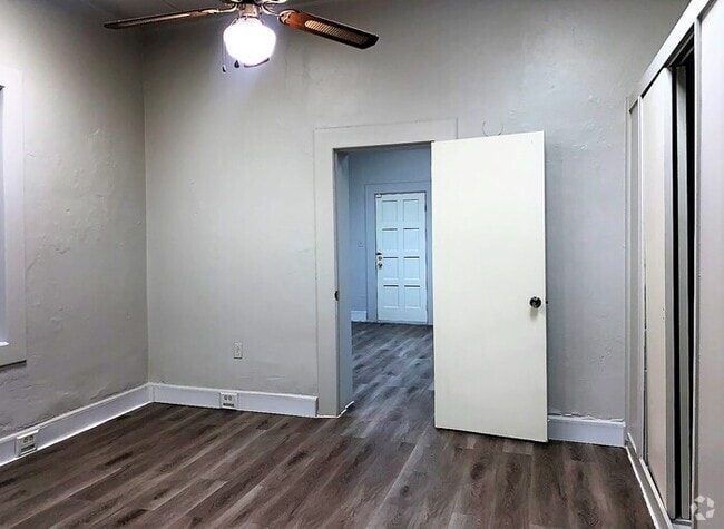 Building Photo - Downtown 1 Bedroom 1 Bath Bungalow Rental