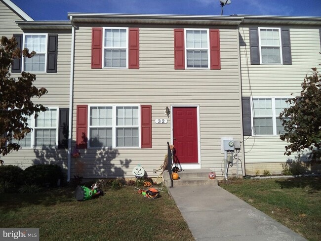 Photo - 32 Sanford Dr Townhome