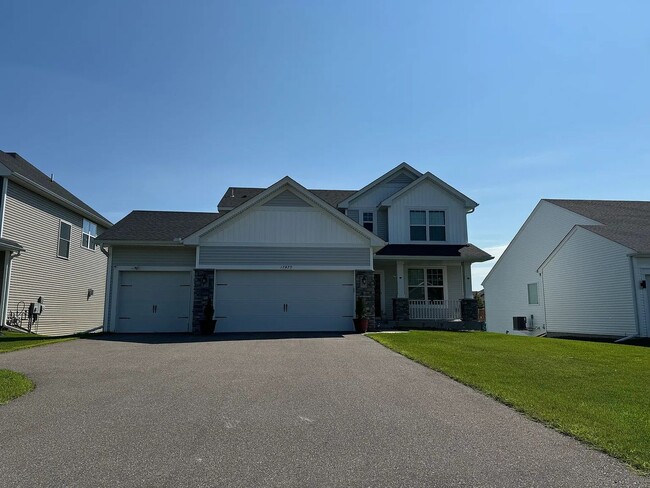 4 bed house available in otsego! - 4 bed house available in otsego!