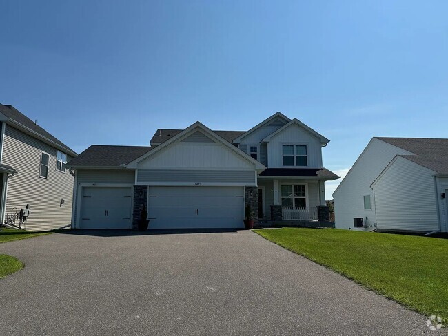 Building Photo - 4 bed house available in otsego!