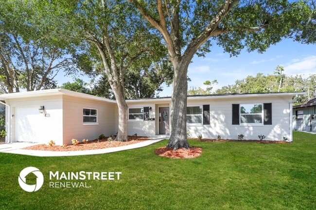 Building Photo - 2053 Barcelona Dr S