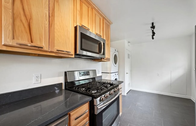 Building Photo - 2480 S Lafayette St Unit 2490