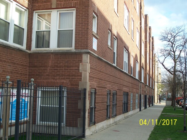 Building Photo - 4955 W Washington Blvd Unit 2