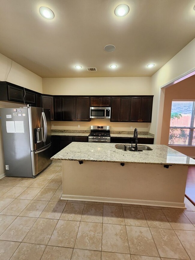 Photo - 16529 Gallion Dr