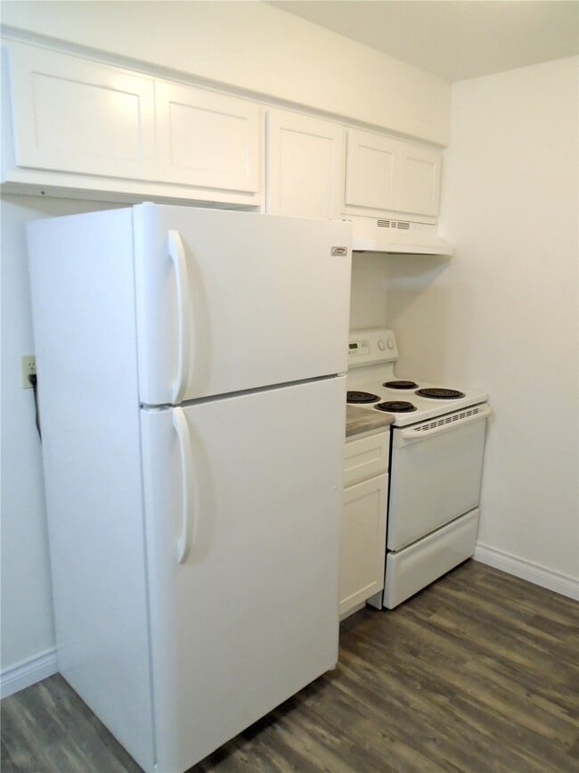 Photo - 1002 Apache Dr