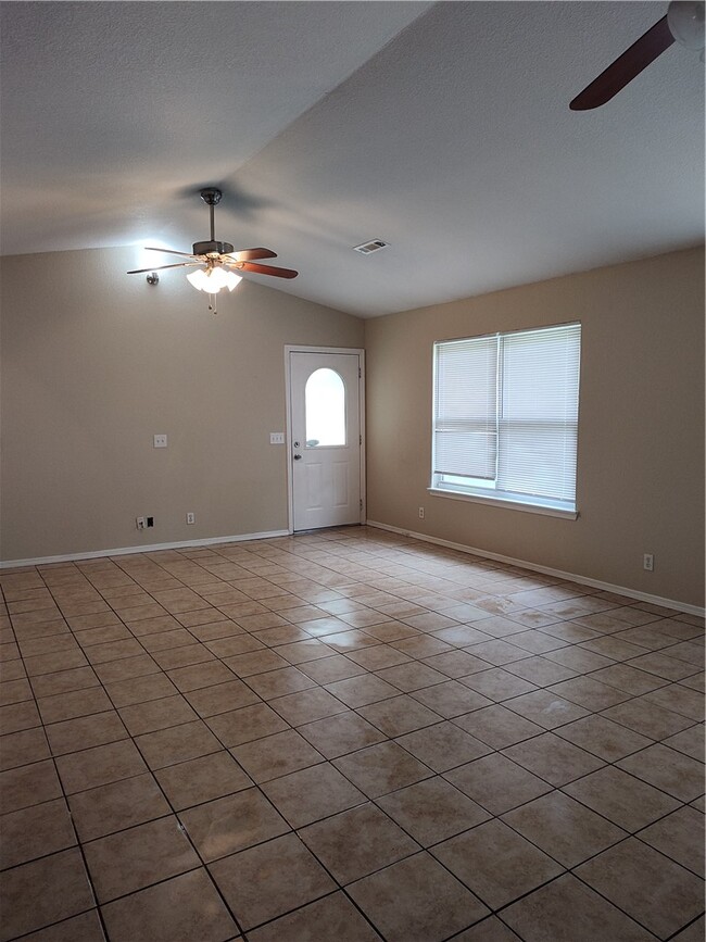 Photo - 2282 Danielle Dr