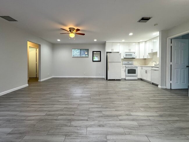 Building Photo - 11 N Crossings Cir Unit E