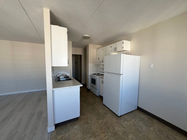 Photo - 16421 Stony Plain Rd Unit SR-504