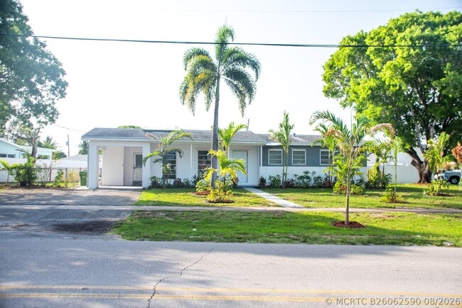 Photo - 341 Henthorne Dr